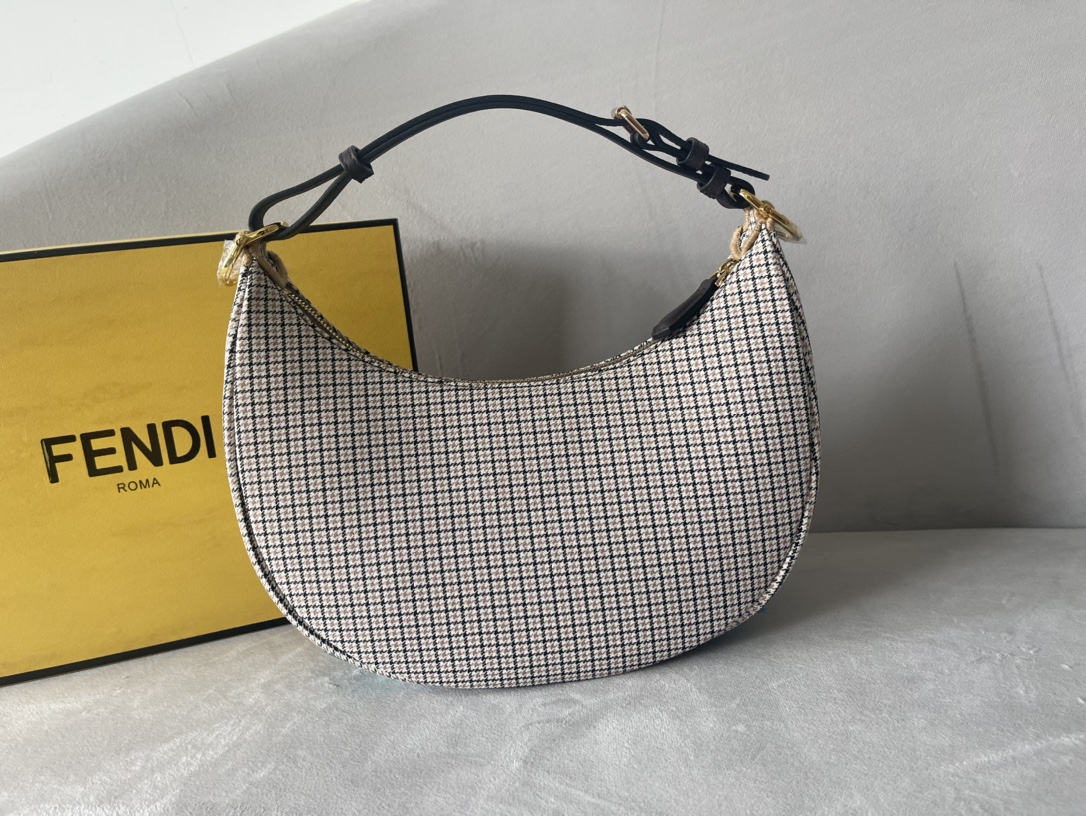 [TOP] FENDI FENDIgraphy Small Crescent Bag - Brown