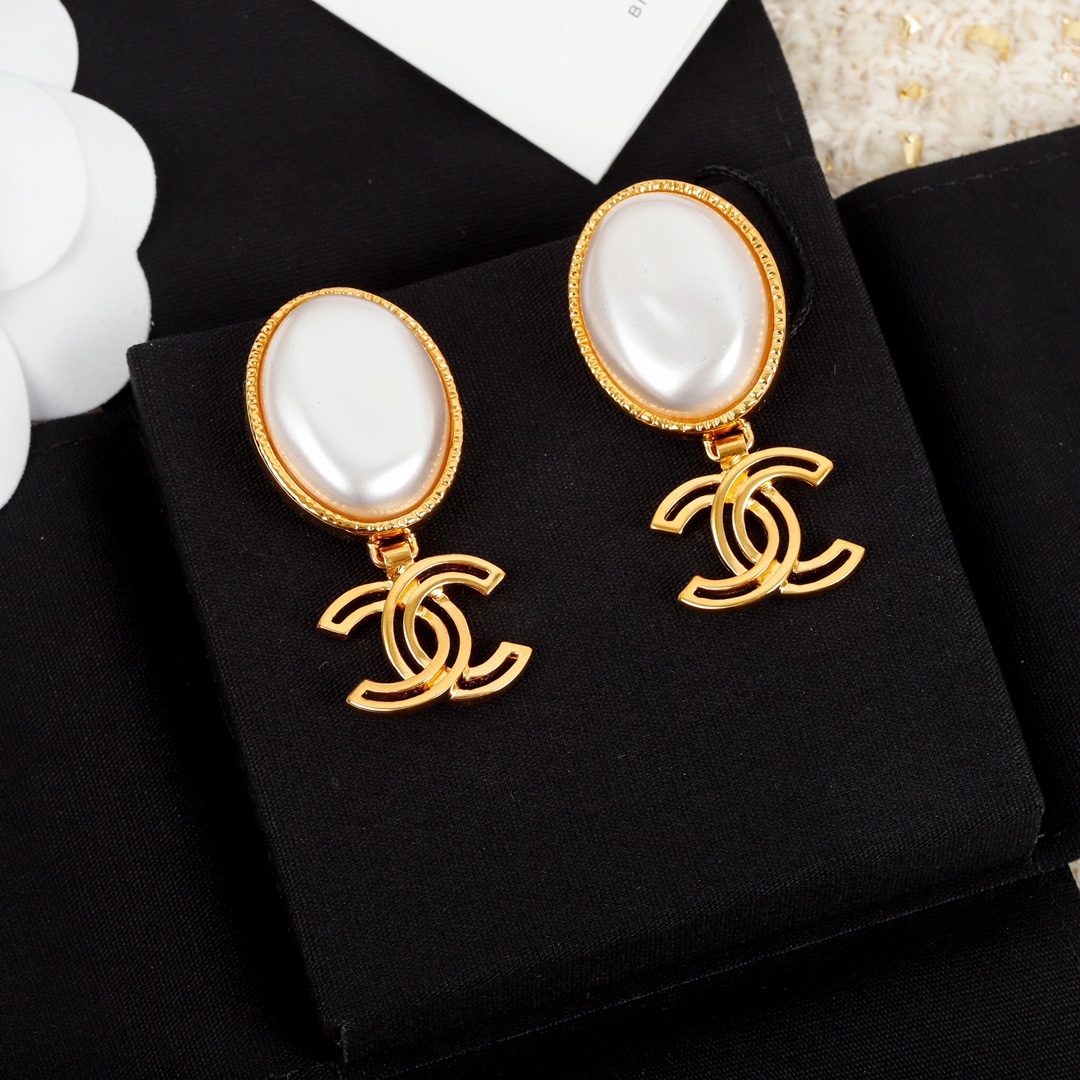 [TOP] CHANEL Vintage Gem Earrings - 3 Colors