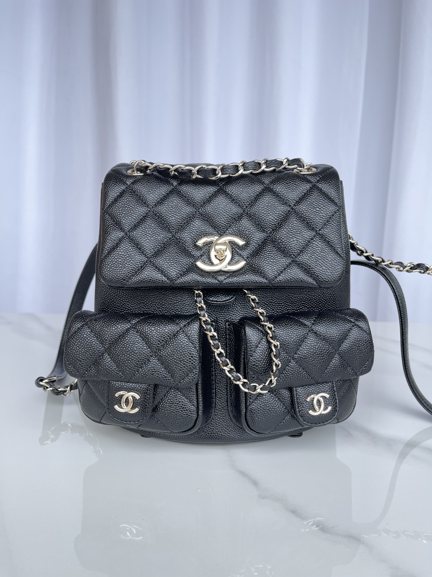 [TOP] CHANEL New Cowhide Backpack Bag 21x20x12 cm - Black