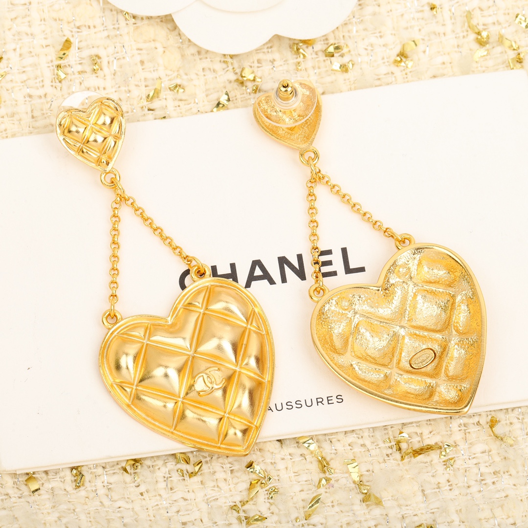 [TOP] CHANEL Heart Earrings