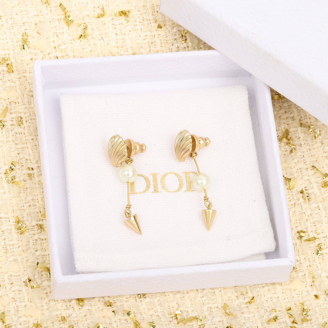 [TOP] Christian Dior Conch Earrings