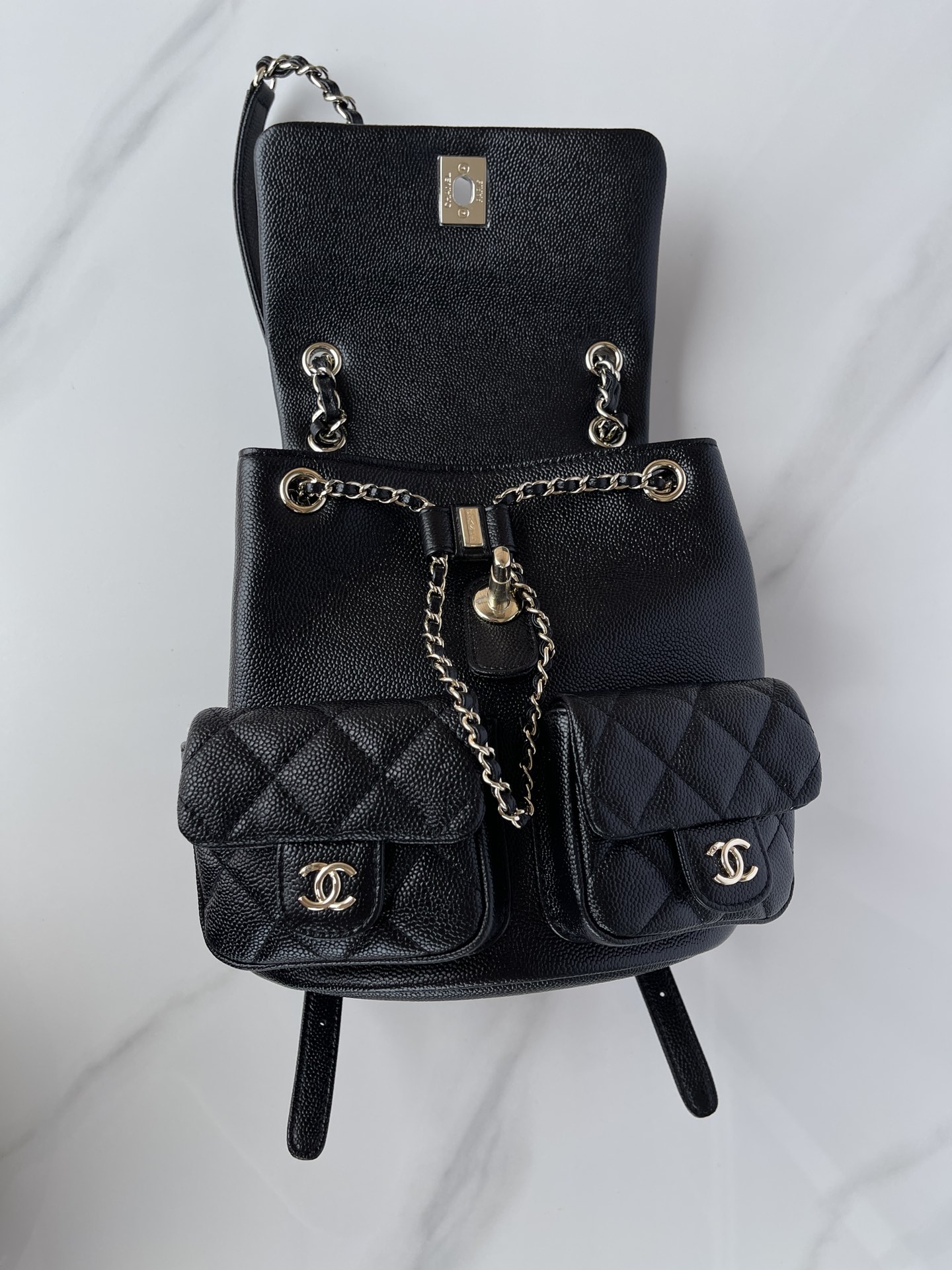 [TOP] CHANEL New Cowhide Backpack Bag 21x20x12 cm - Black
