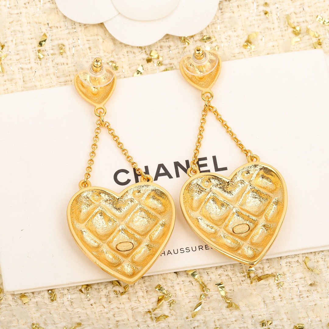 [TOP] CHANEL Heart Earrings
