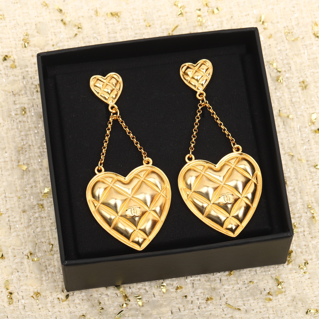 [TOP] CHANEL Heart Earrings