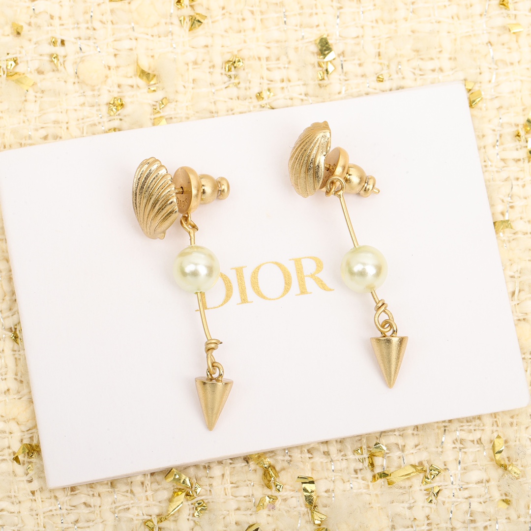 [TOP] Christian Dior Conch Earrings