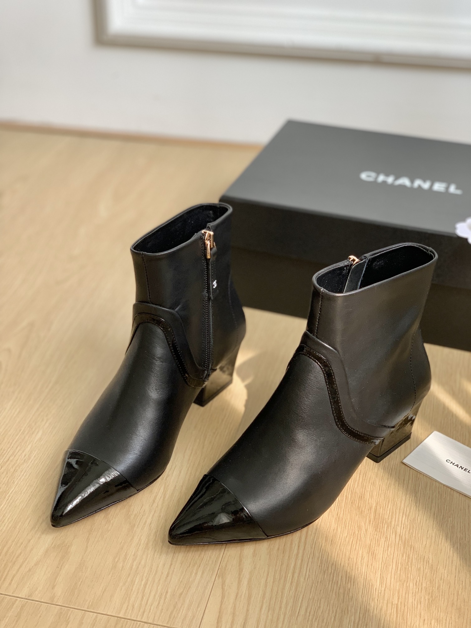 [TOP] CHANEL New Pointed Short Boots - Three Colors
