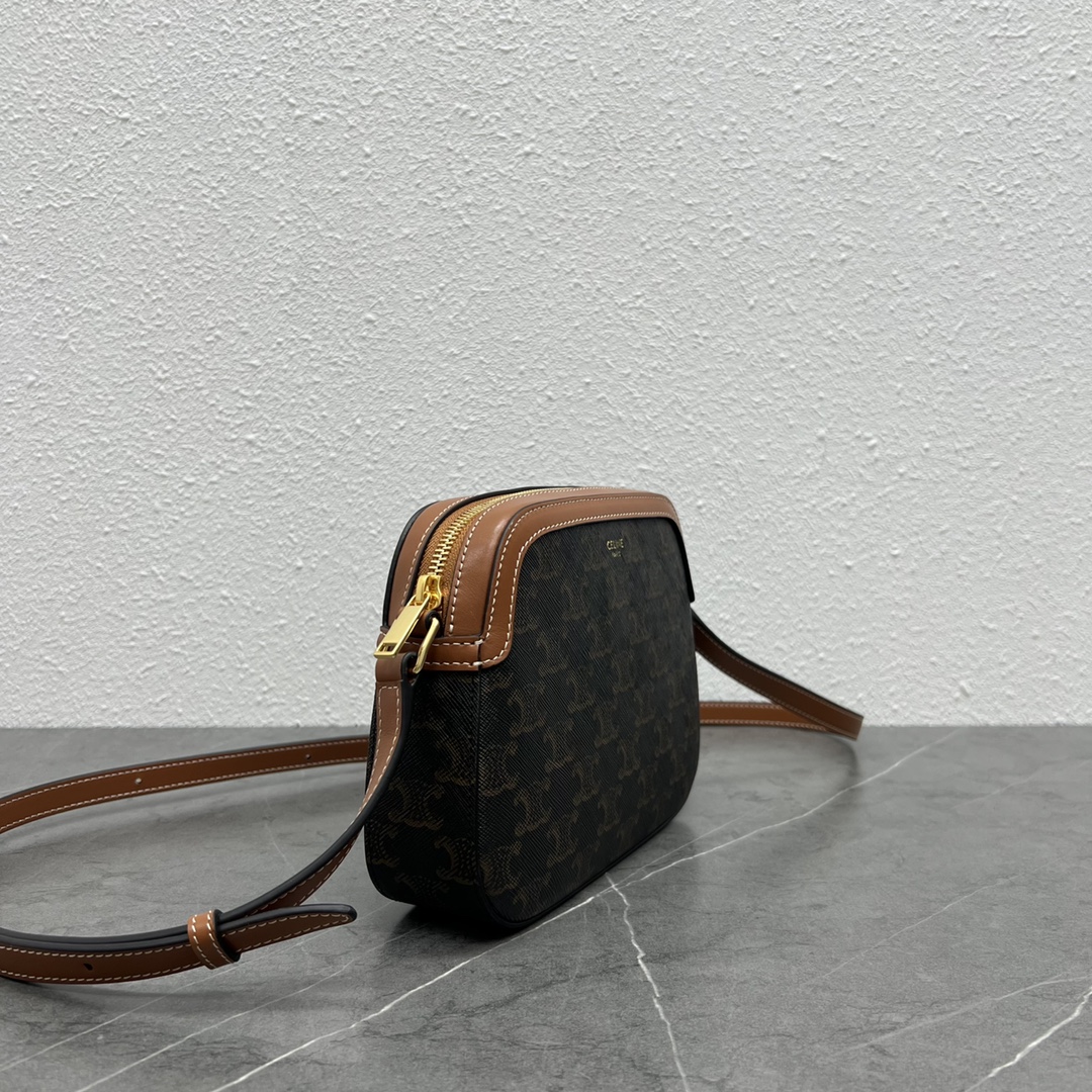 [TOP] CELINE Triomphe Camera Bag 20x15x5 cm - Coffee