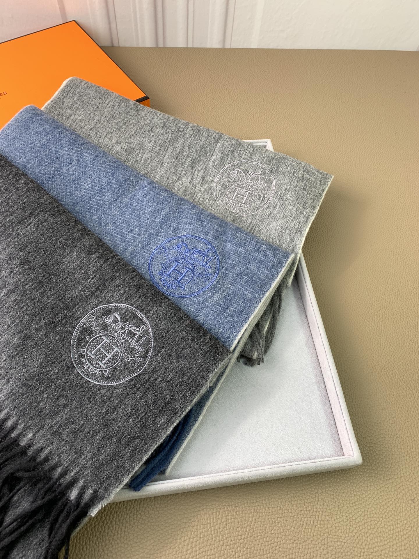 [TOP] HERMES Jacquard Cashmere Scarf 30 x 180 cm - 3 Colors