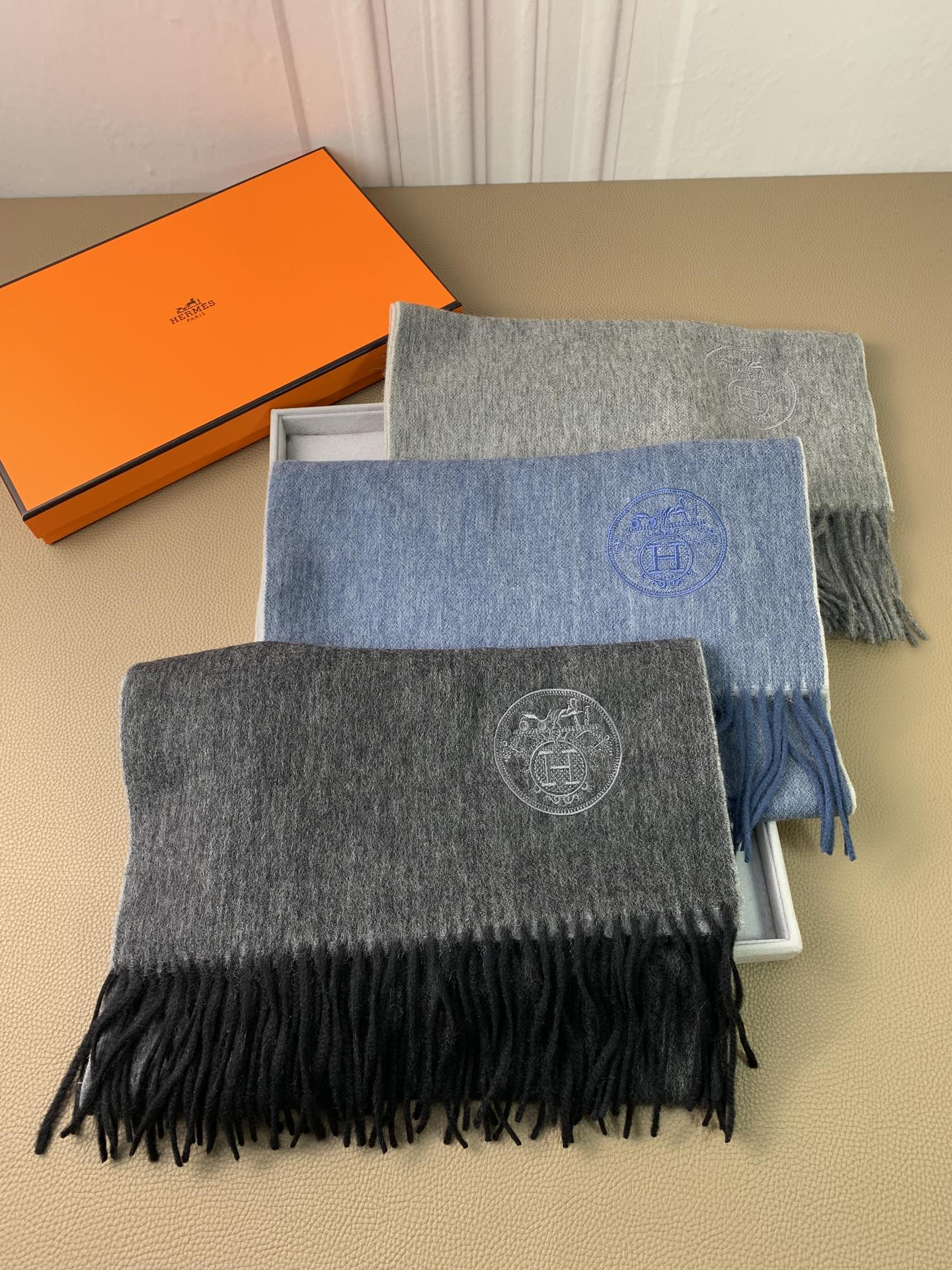 [TOP] HERMES Jacquard Cashmere Scarf 30 x 180 cm - 3 Colors