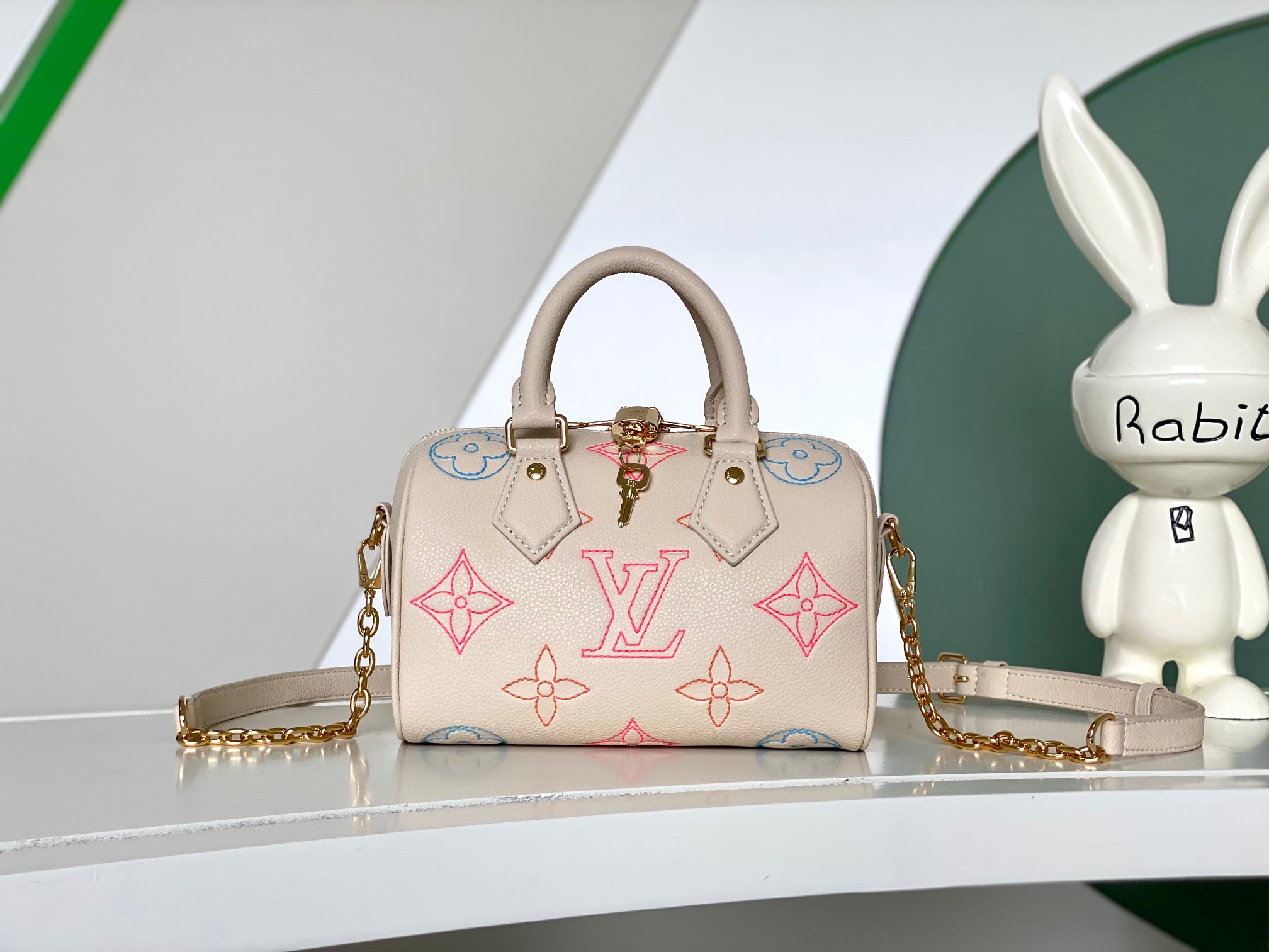 [TOP] Louis Vuitton LV Speedy Bandoulière 20 Monogram Bag 20.5 x 13.5 x 12 cm - Milky White