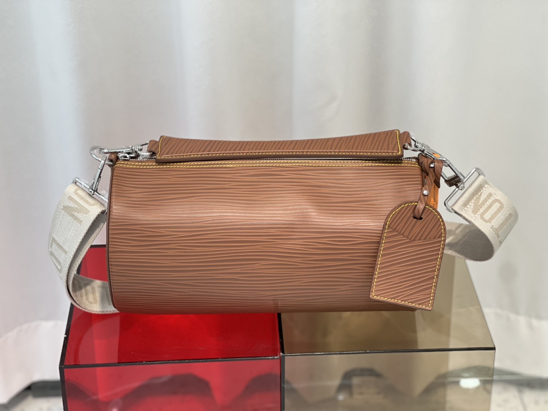 [TOP] Louis Vuitton LV  Epi XL Pattern Soft Polochon Bag  33 x 17 x 17 cm- Three Colors