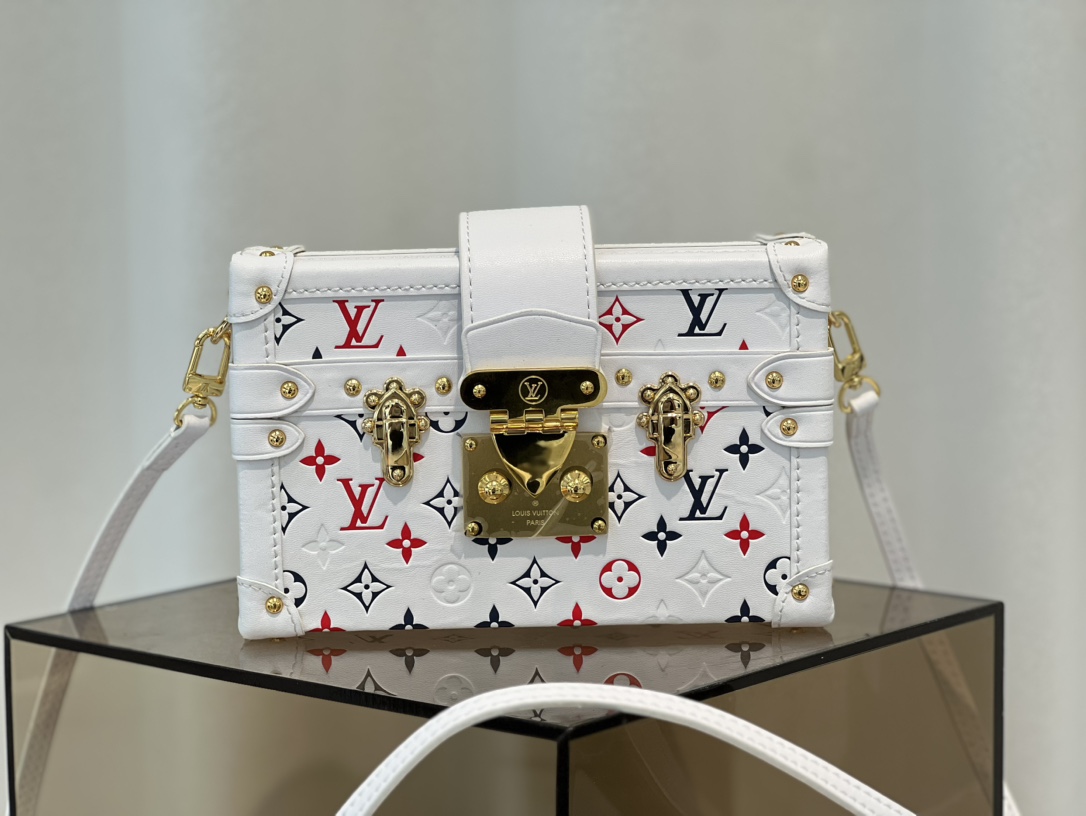 [TOP] Louis Vuitton LV  Monogram PETITE MALLE Boxes Handbag 20 x 12.5 x 6 cm  - White