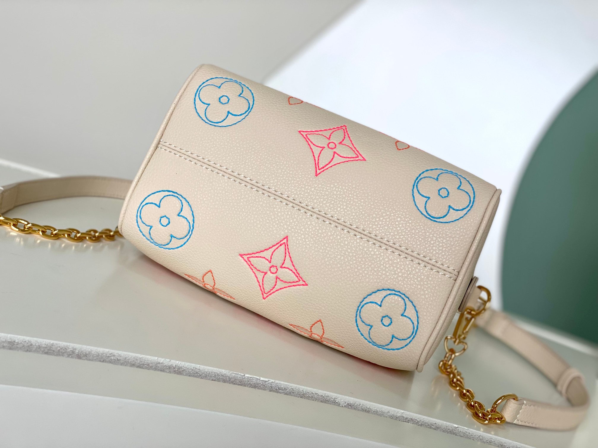 [TOP] Louis Vuitton LV Speedy Bandoulière 20 Monogram Bag 20.5 x 13.5 x 12 cm - Milky White