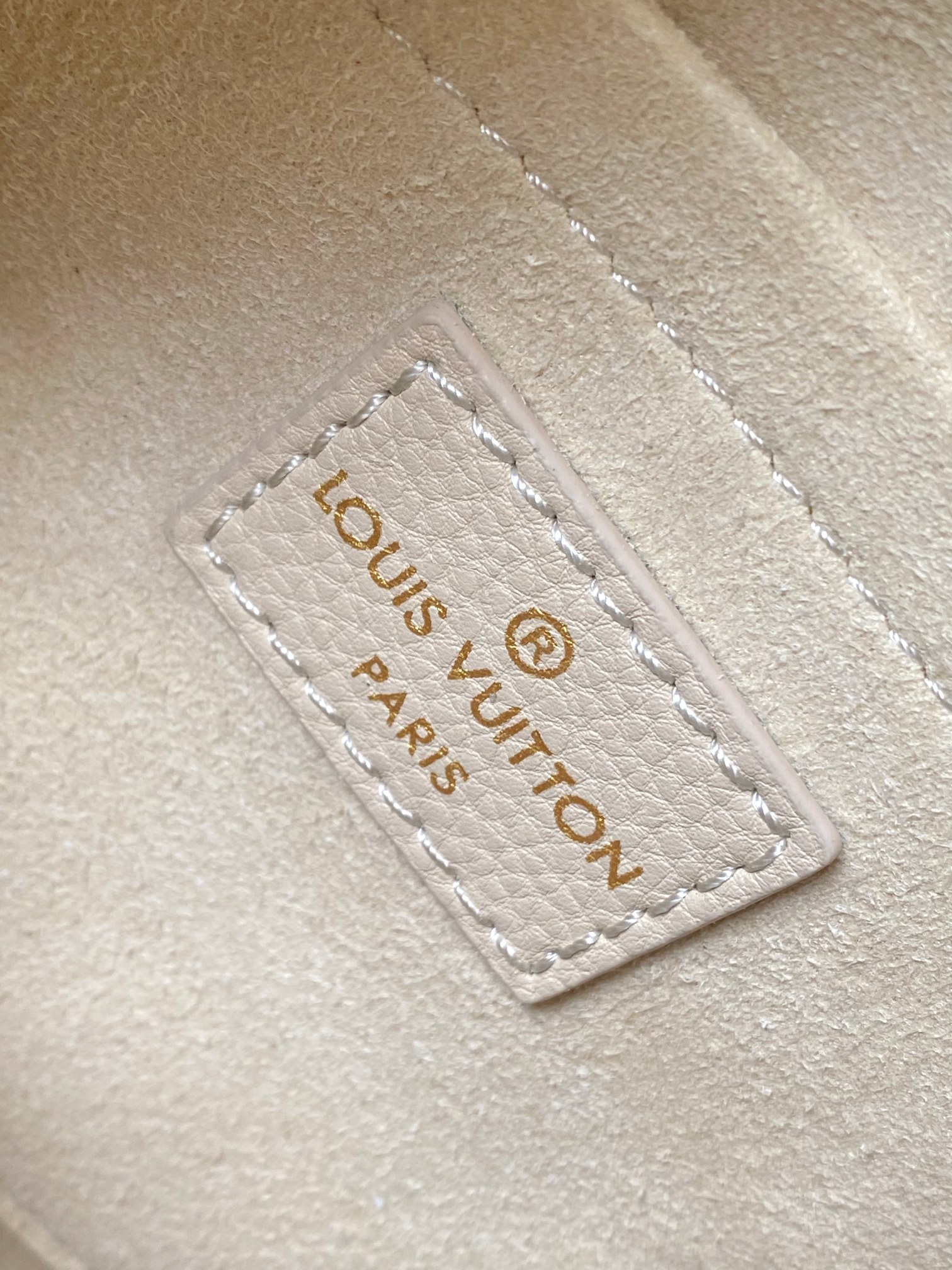 [TOP] Louis Vuitton LV Speedy Bandoulière 20 Monogram Bag 20.5 x 13.5 x 12 cm - Milky White