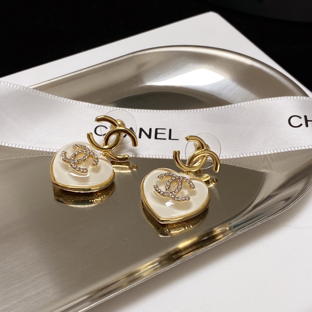 [TOP] CHANEL Double C Heart Earrings