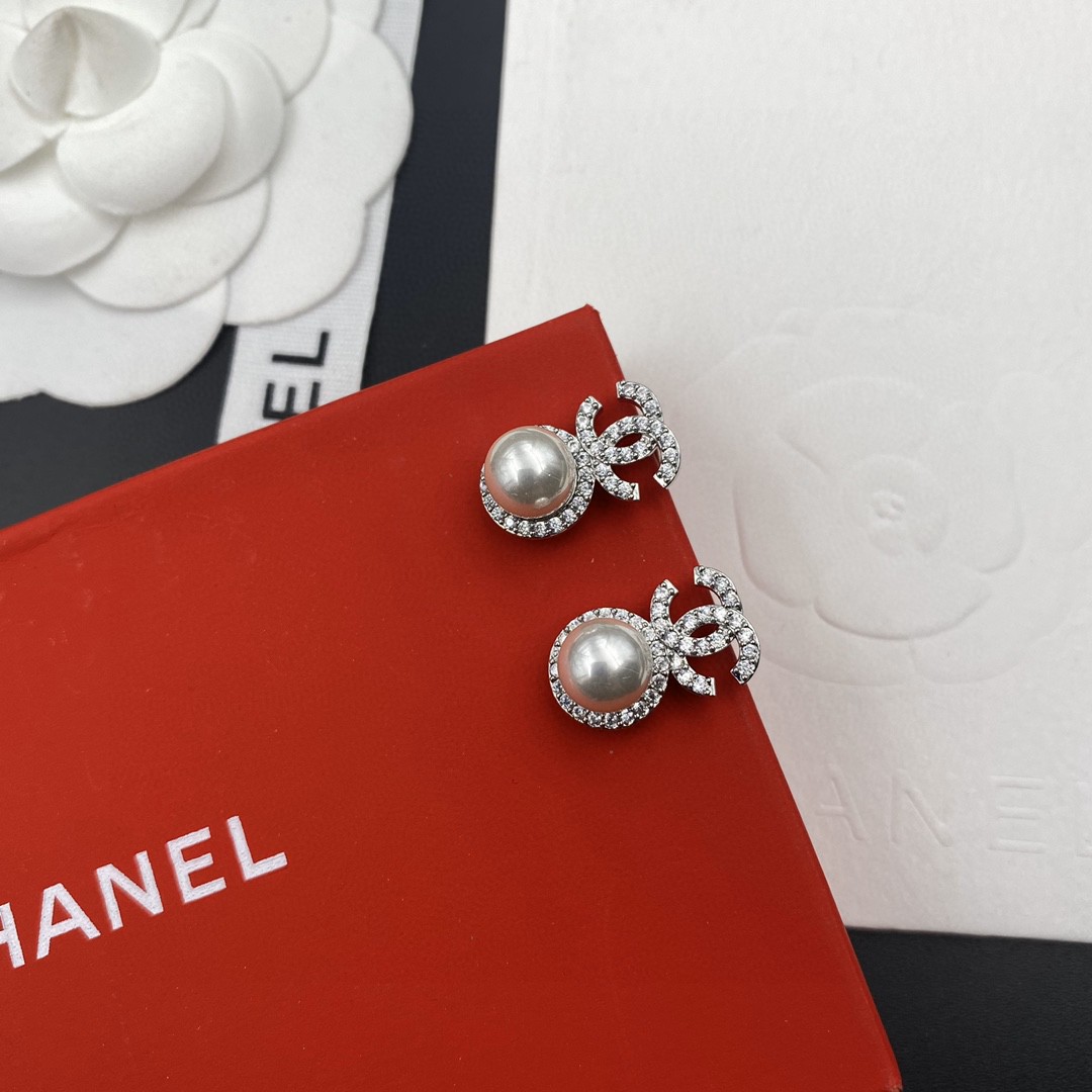[TOP] CHANEL Double C Pearl Earrings