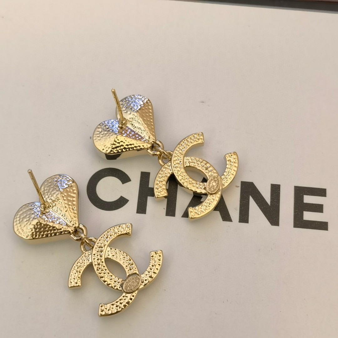 [TOP] CHANEL Double C and Heart Earrings