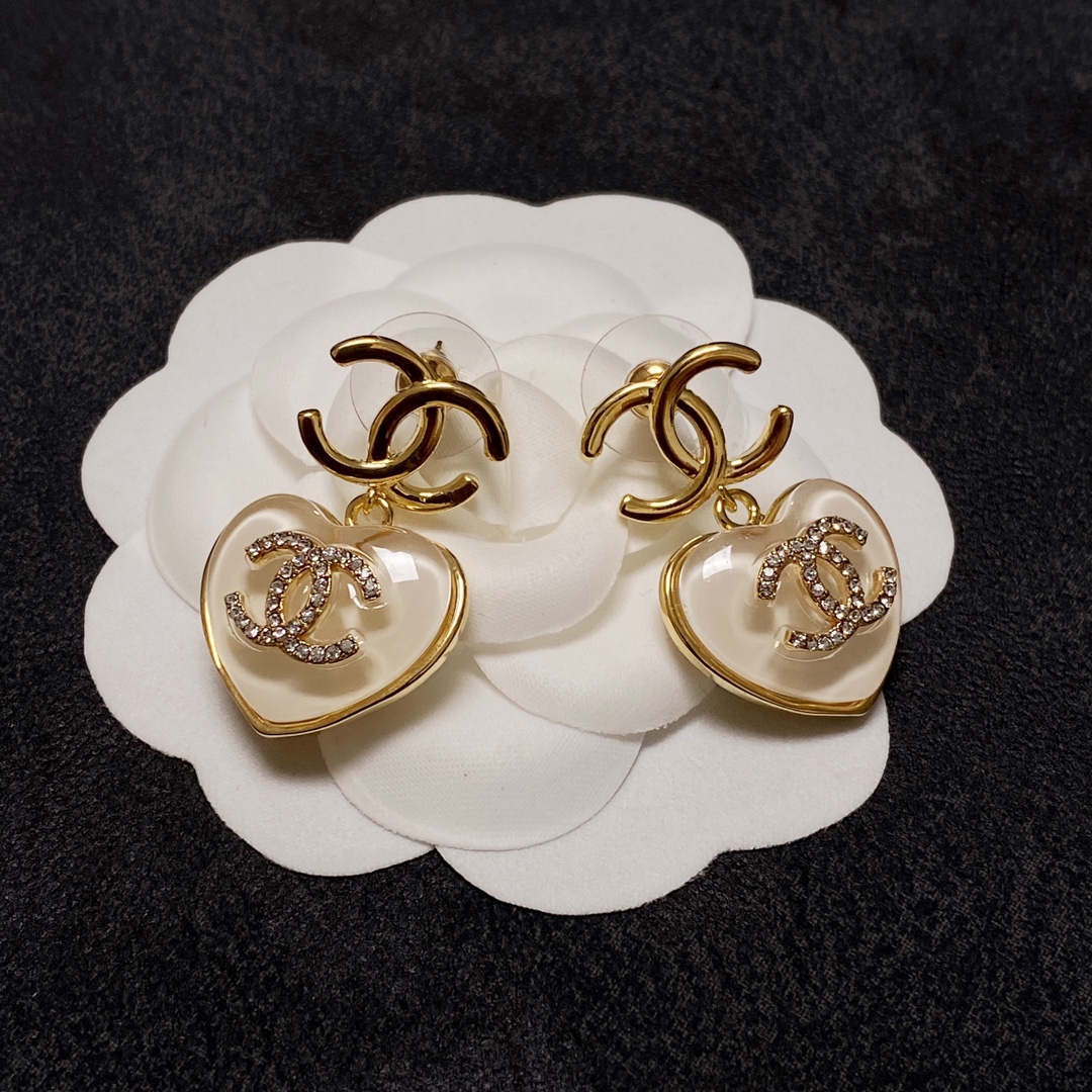 [TOP] CHANEL Double C Heart Earrings