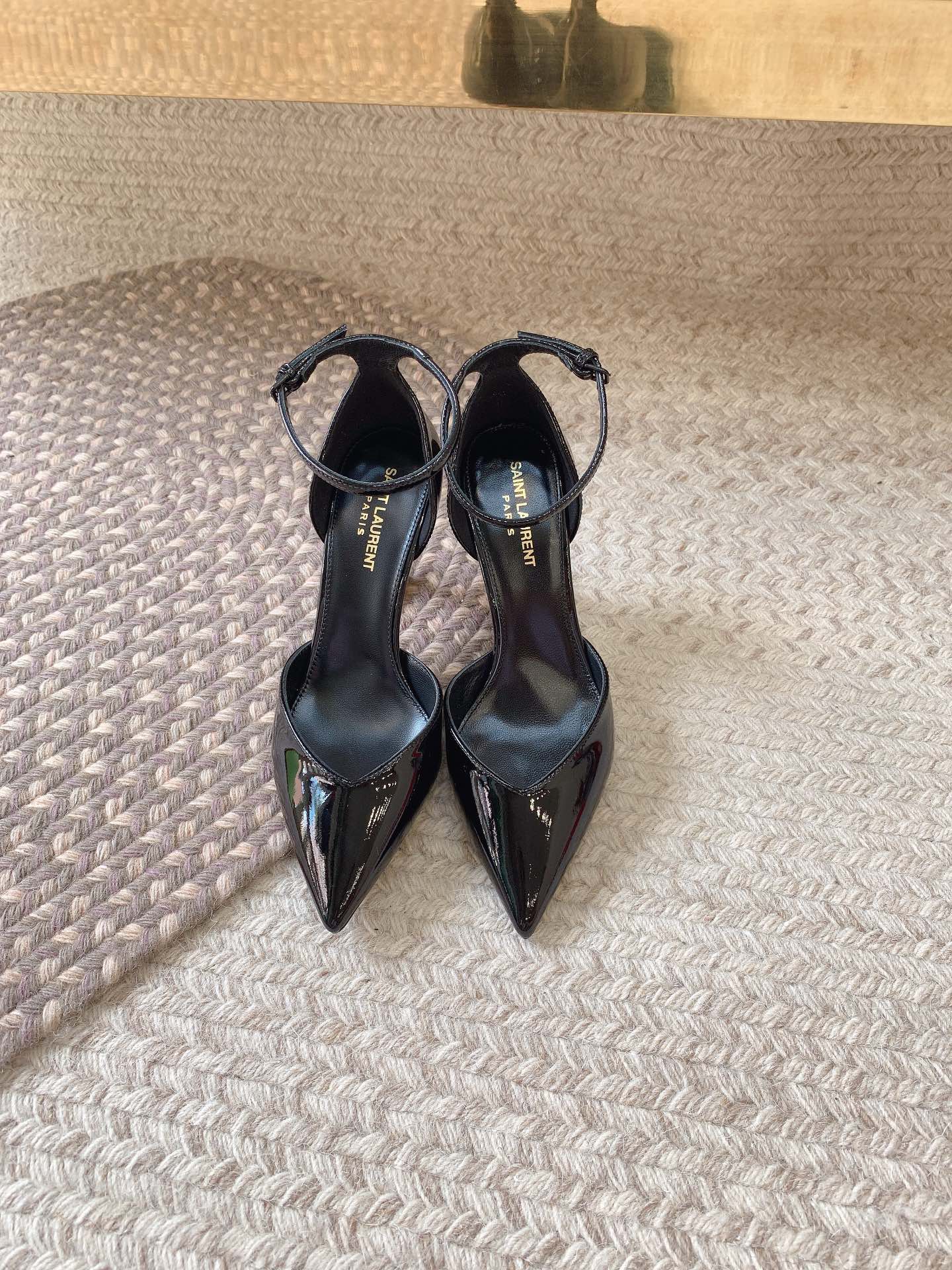 [TOP] Yves Saint Laurent YSL Cow Patent Leather Hollow High Heels - 10.5cm - Black