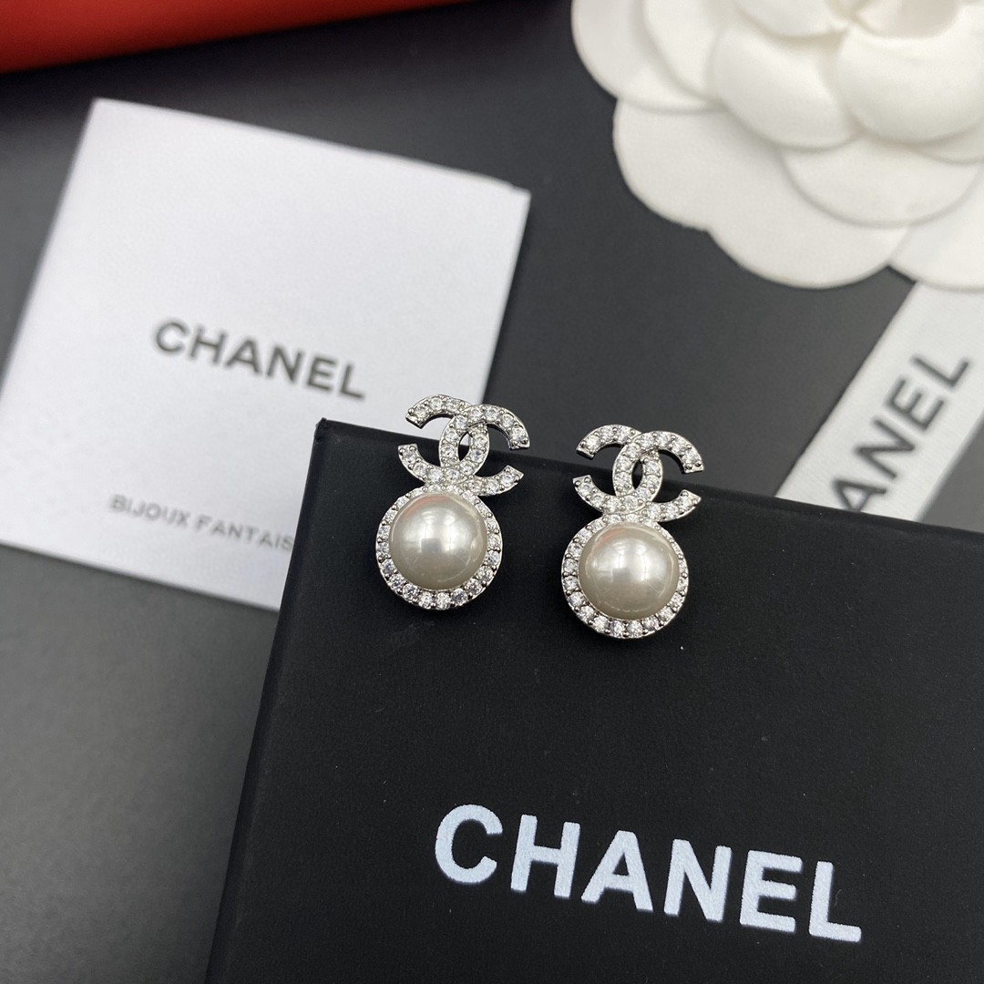 [TOP] CHANEL Double C Pearl Earrings
