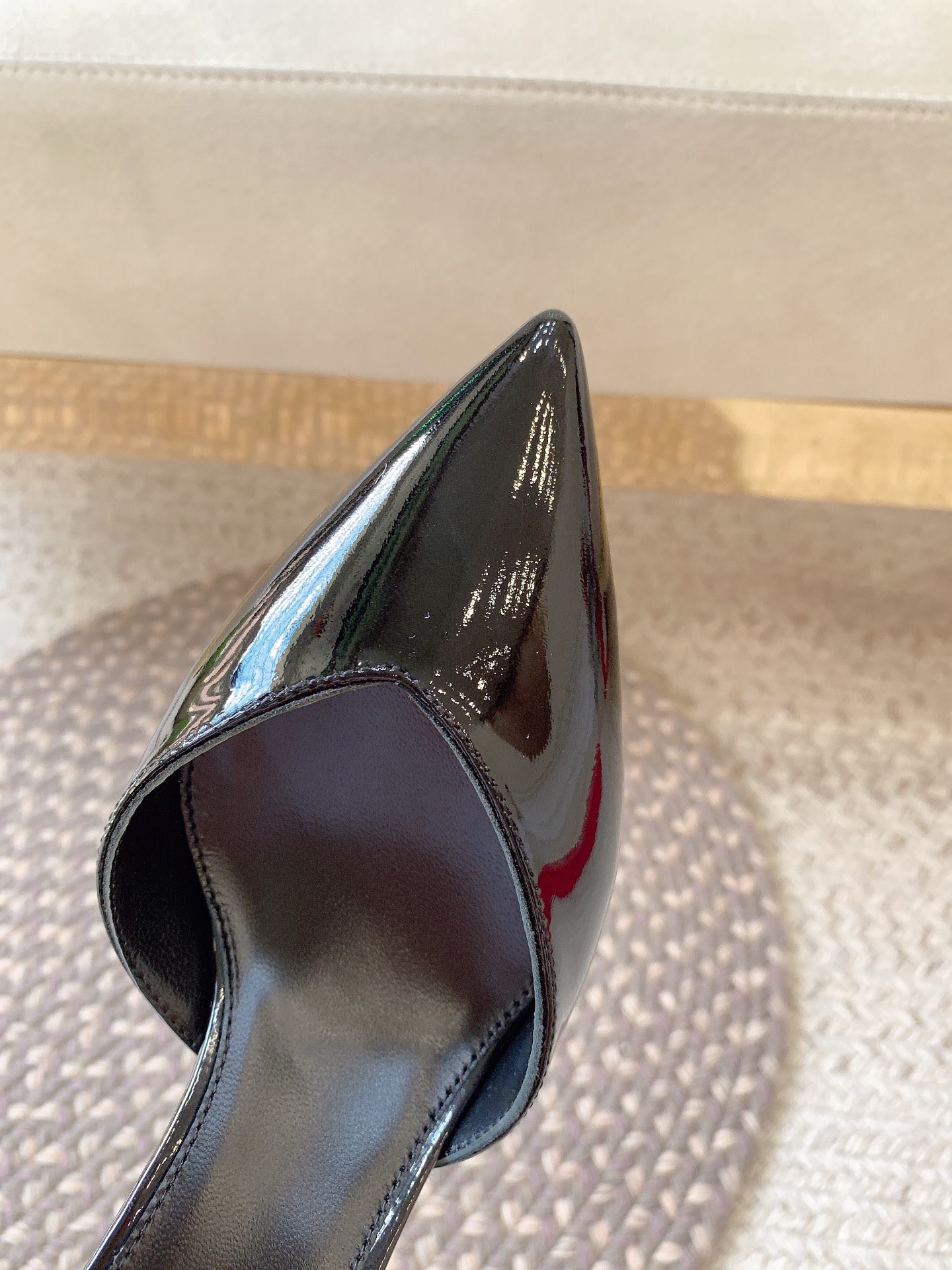 [TOP] Yves Saint Laurent YSL Cow Patent Leather Hollow High Heels - 10.5cm - Black