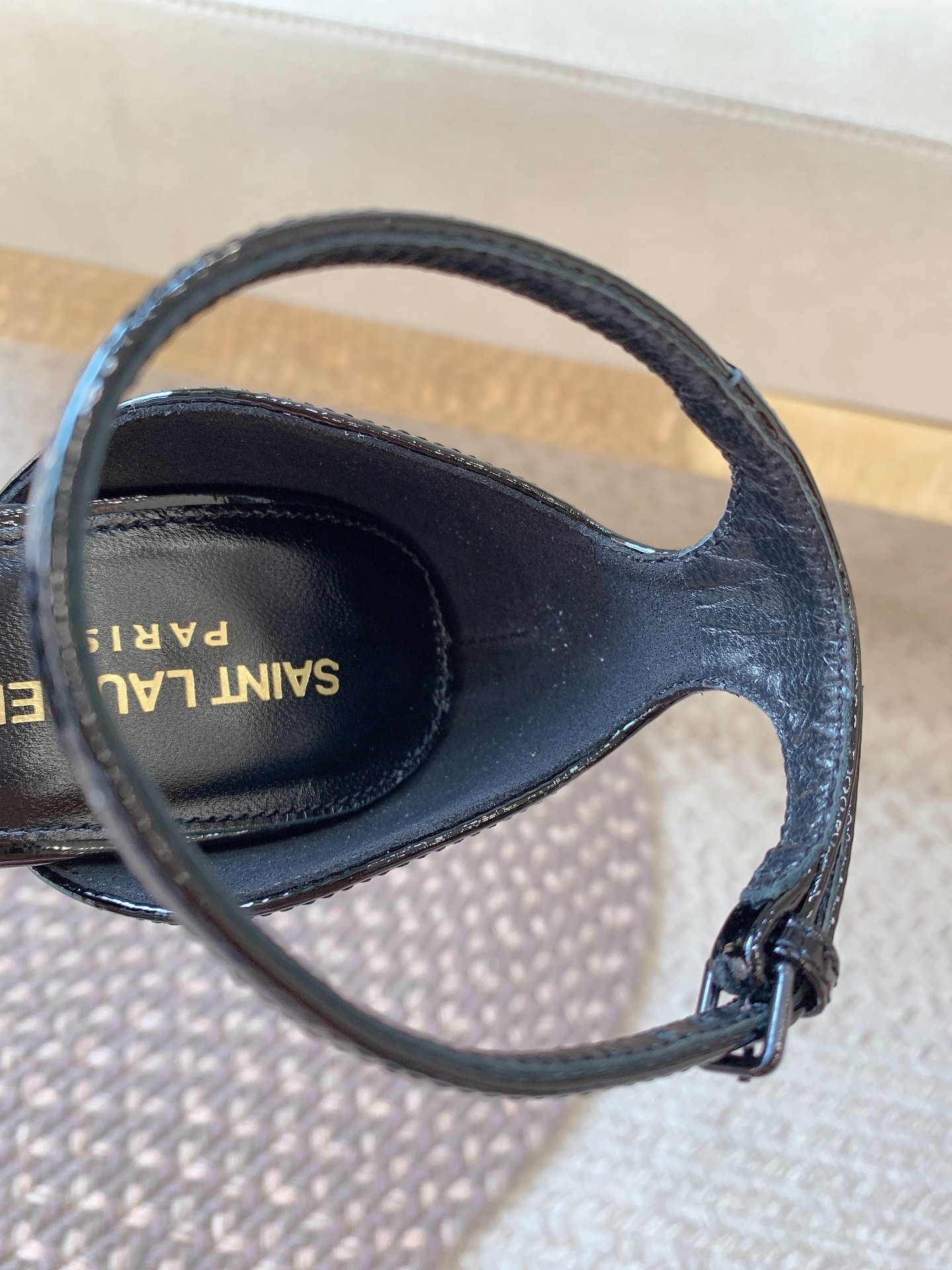 [TOP] Yves Saint Laurent YSL Cow Patent Leather Hollow High Heels - 10.5cm - Black