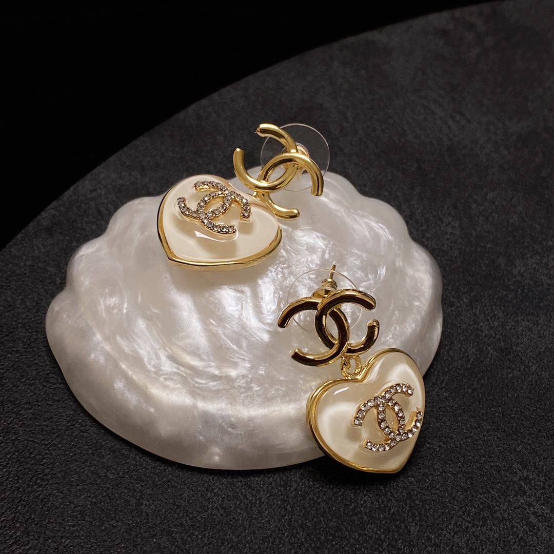 [TOP] CHANEL Double C Heart Earrings