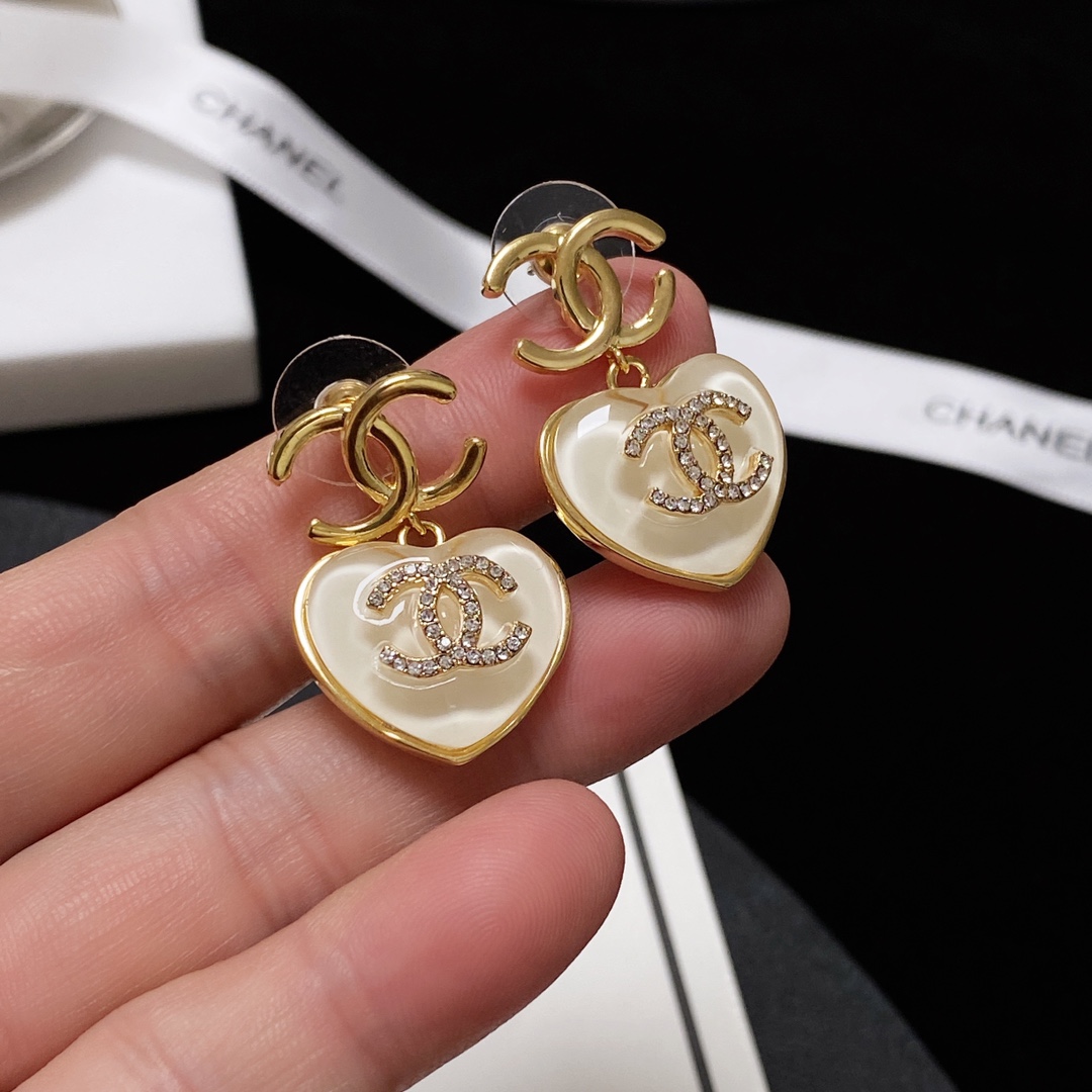 [TOP] CHANEL Double C Heart Earrings