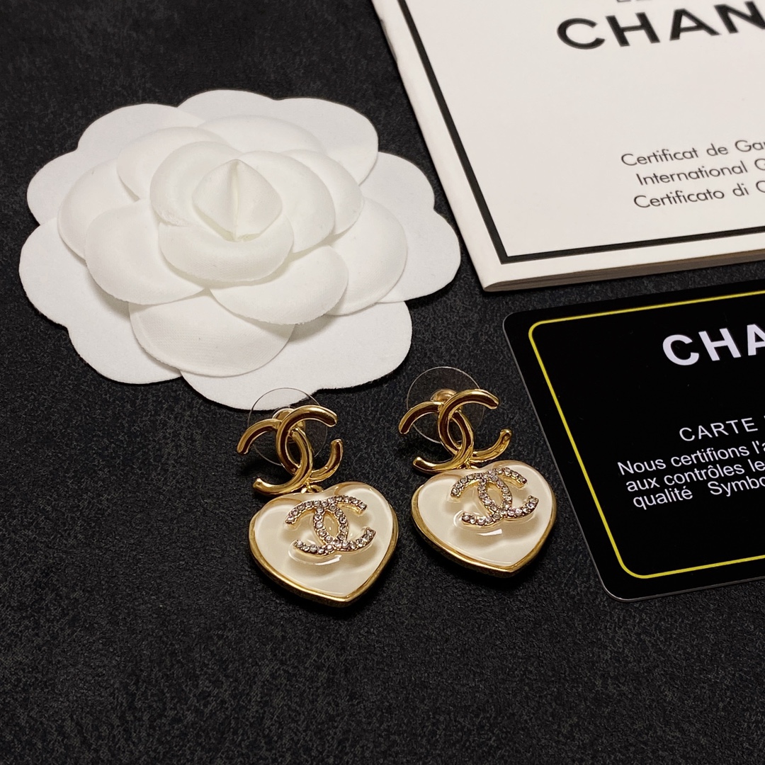 [TOP] CHANEL Double C Heart Earrings
