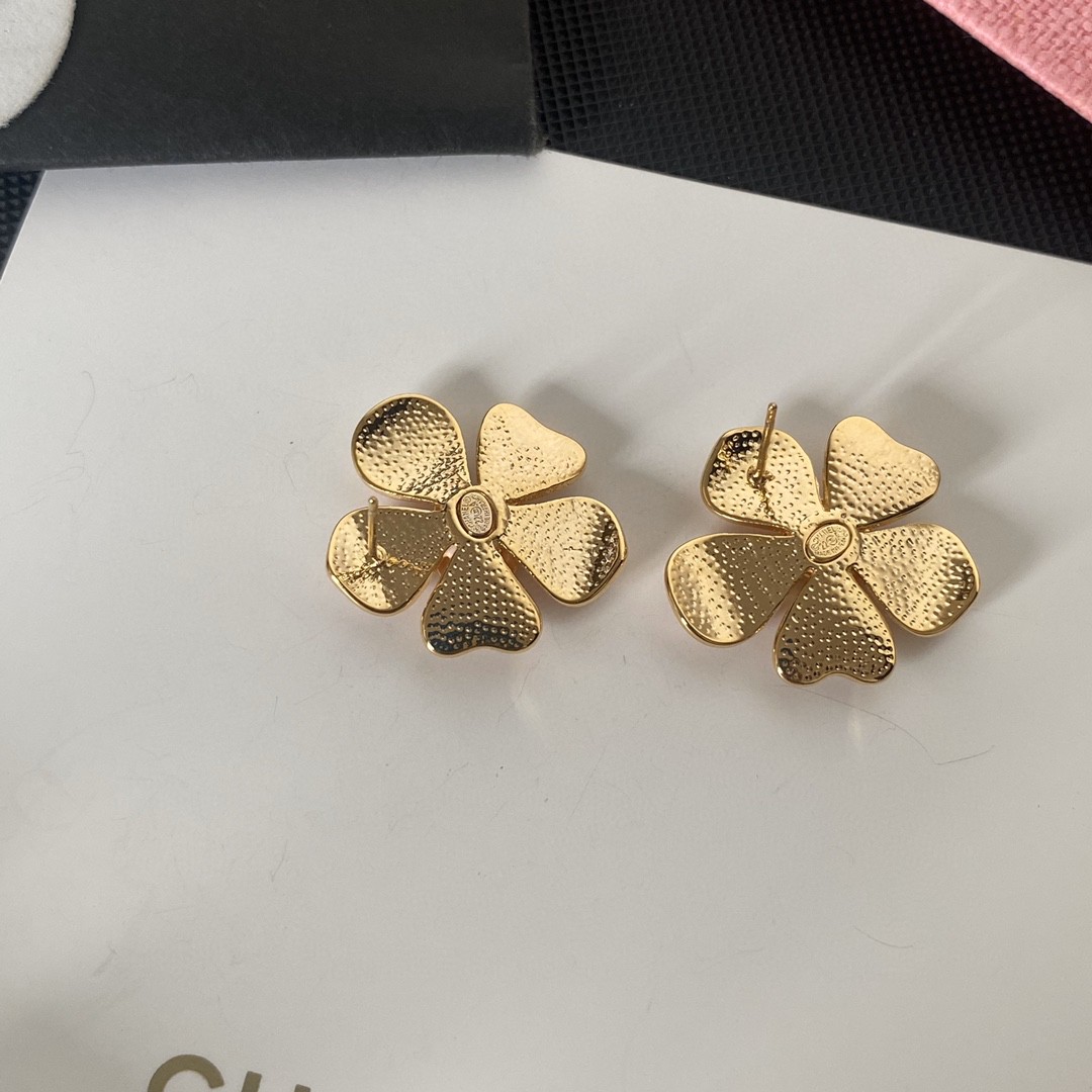 [TOP] CHANEL Flower Earrings
