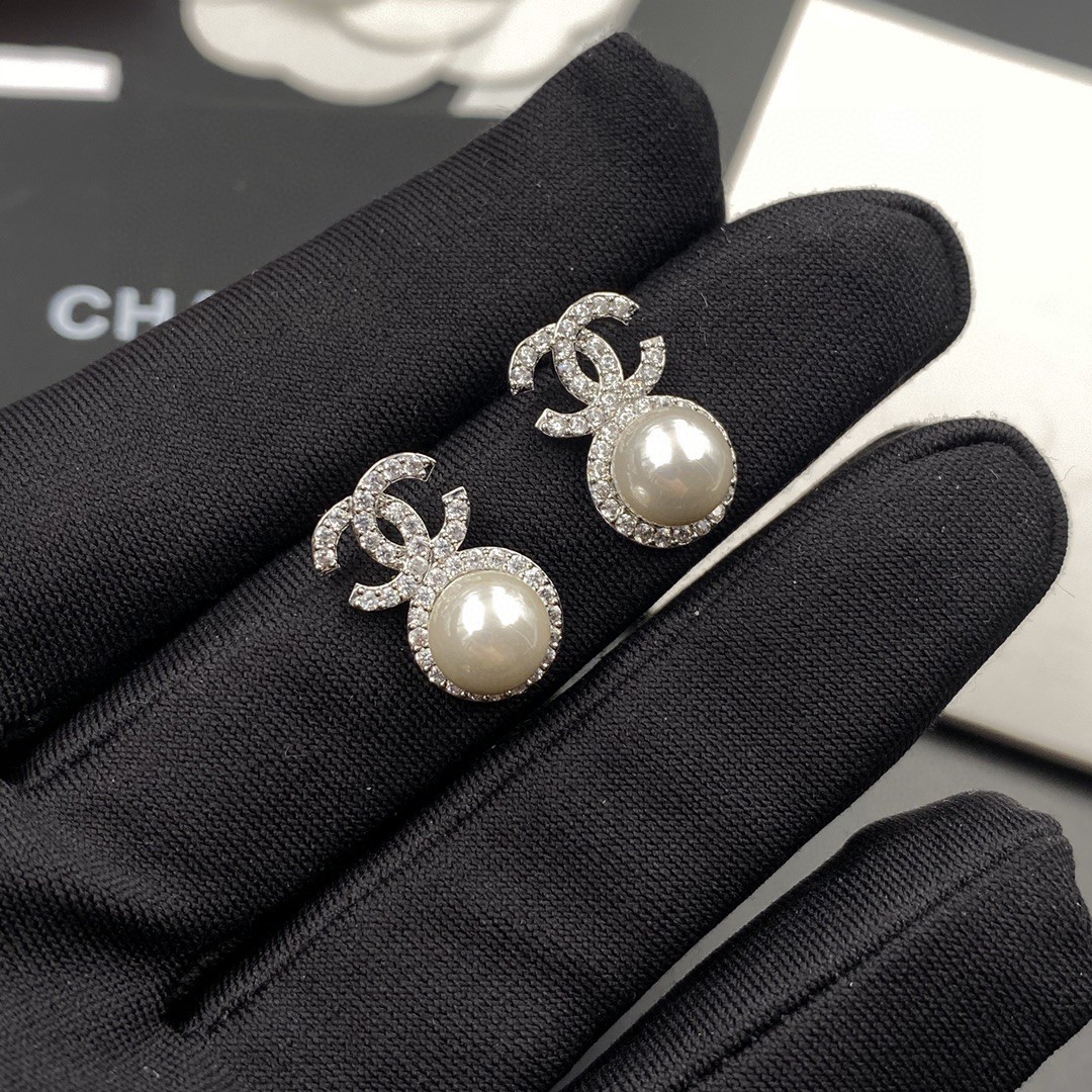 [TOP] CHANEL Double C Pearl Earrings