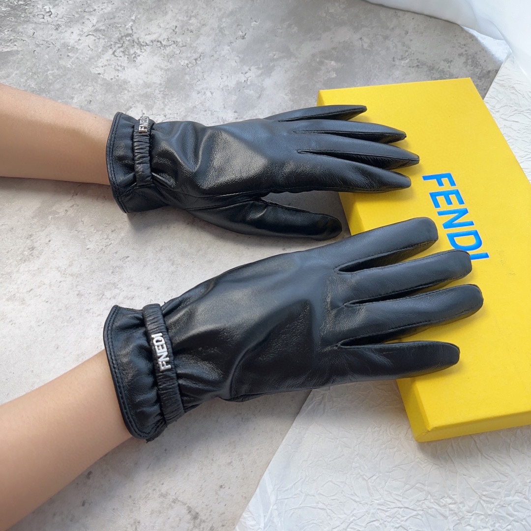 [TOP] FENDI Women's Sheepskin Gloves