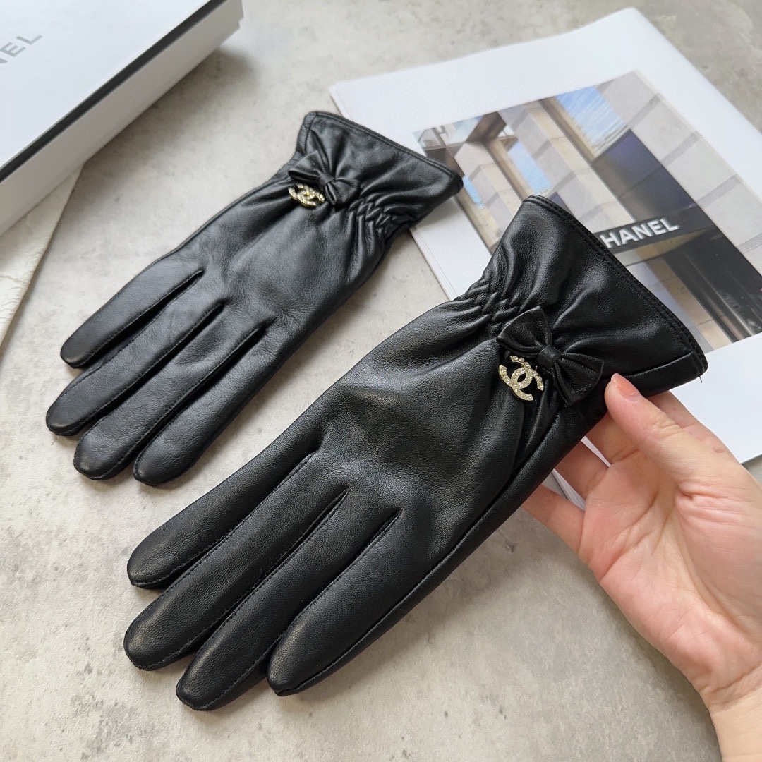 [TOP] CHANEL  Women's Sheepskin Gloves - Black