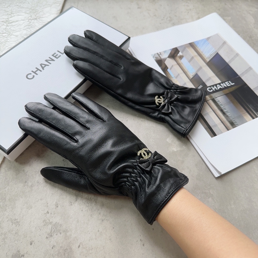 [TOP] CHANEL  Women's Sheepskin Gloves - Black