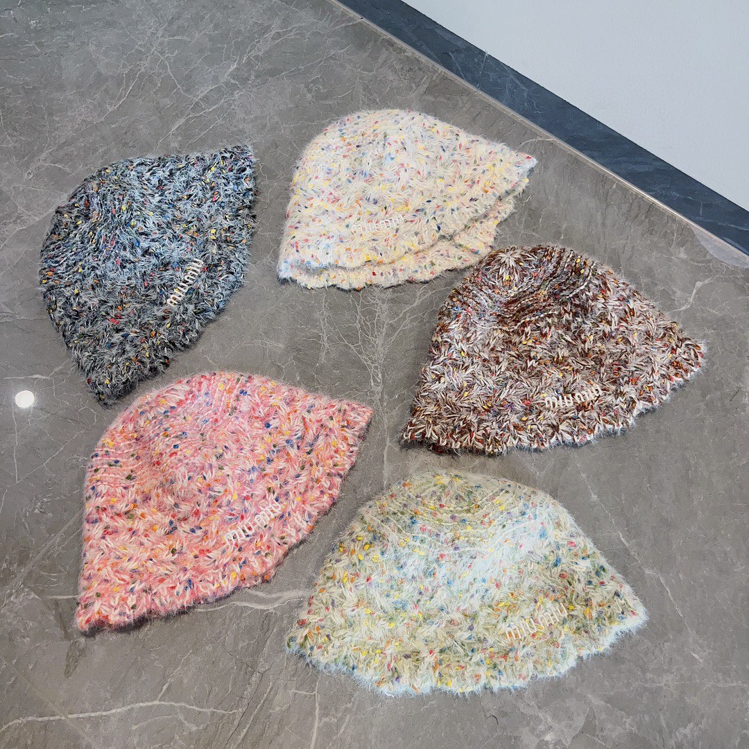 [TOP] Miu Miu Autumn/Winter Knitted Hat 5 Colors