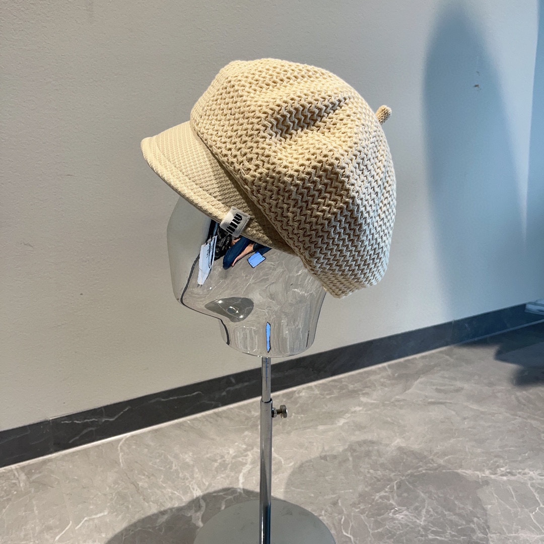 [TOP] Miu Miu New Autumn And Winter Duck Tongue Hat - 3 Colors