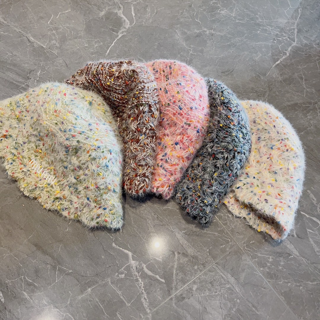 [TOP] Miu Miu Autumn/Winter Knitted Hat 5 Colors