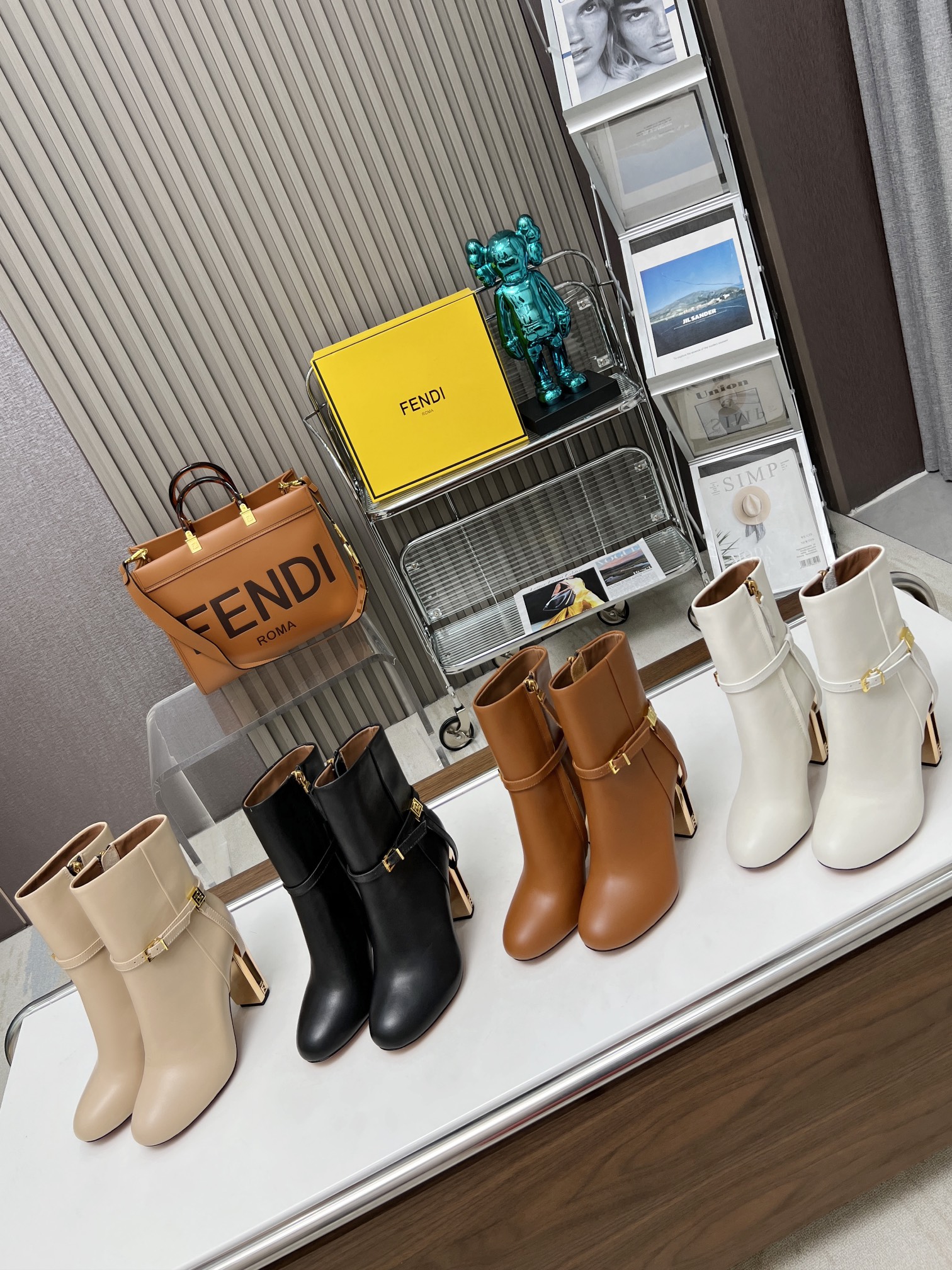 [TOP] FENDI Smooth And Minimalist Short Boots - 4 Colors