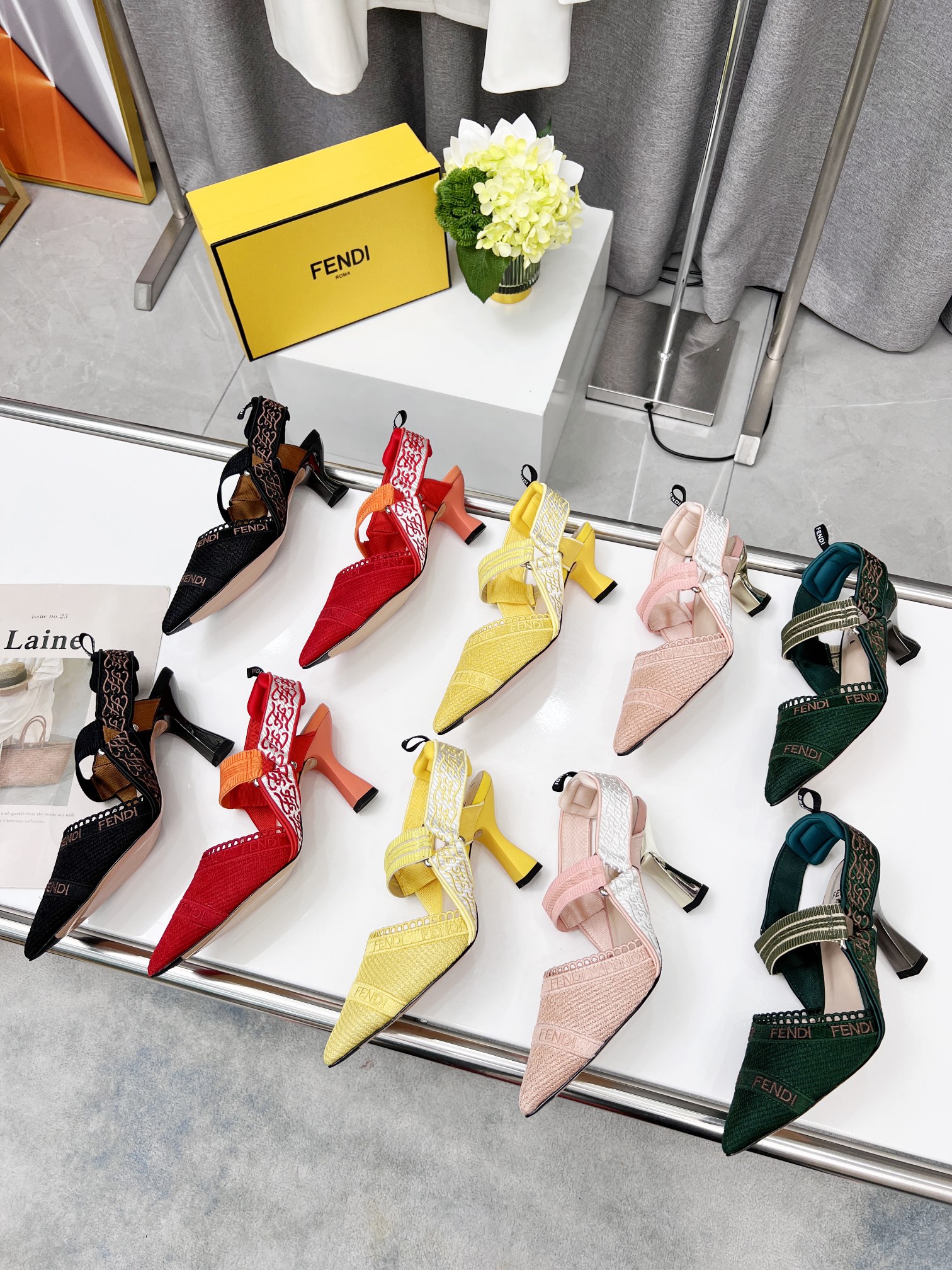 [TOP] FENDI The Upper Is Made Of Semi Transparent Nano Technology Mesh Fabric - 4 Colors