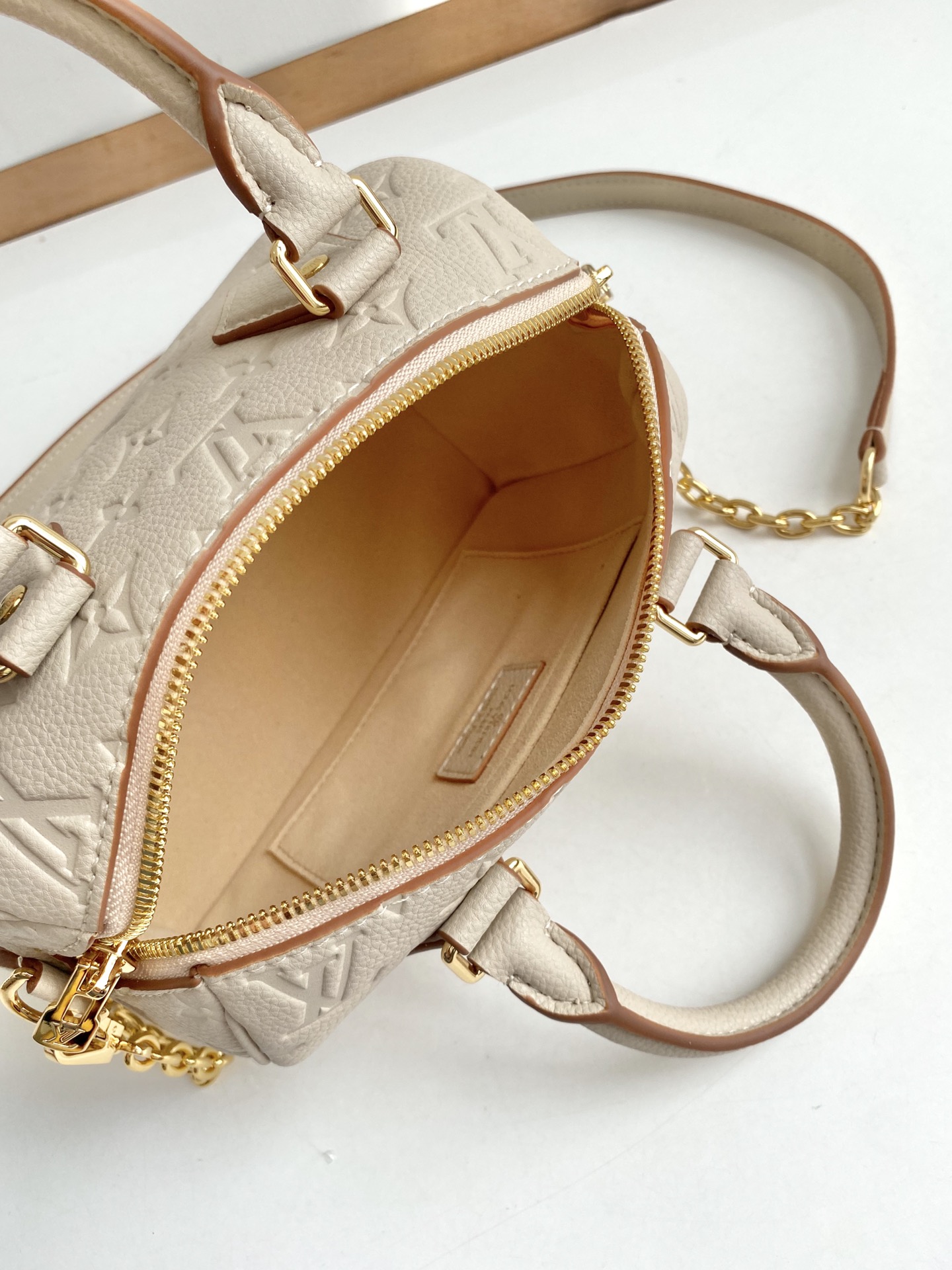 [TOP] Louis Vuitton LV Speedy Bandouliere  20 Handbag 20.5 x 13.5 x 12 cm - White