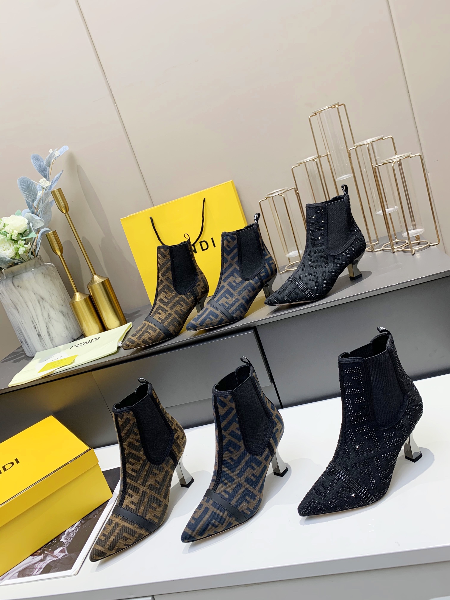 [TOP] FENDI Made Of Semi Transparent Nano Technology Mesh Fabric, Silk Cowhide, And Imported Rhinestones - 3 Colors