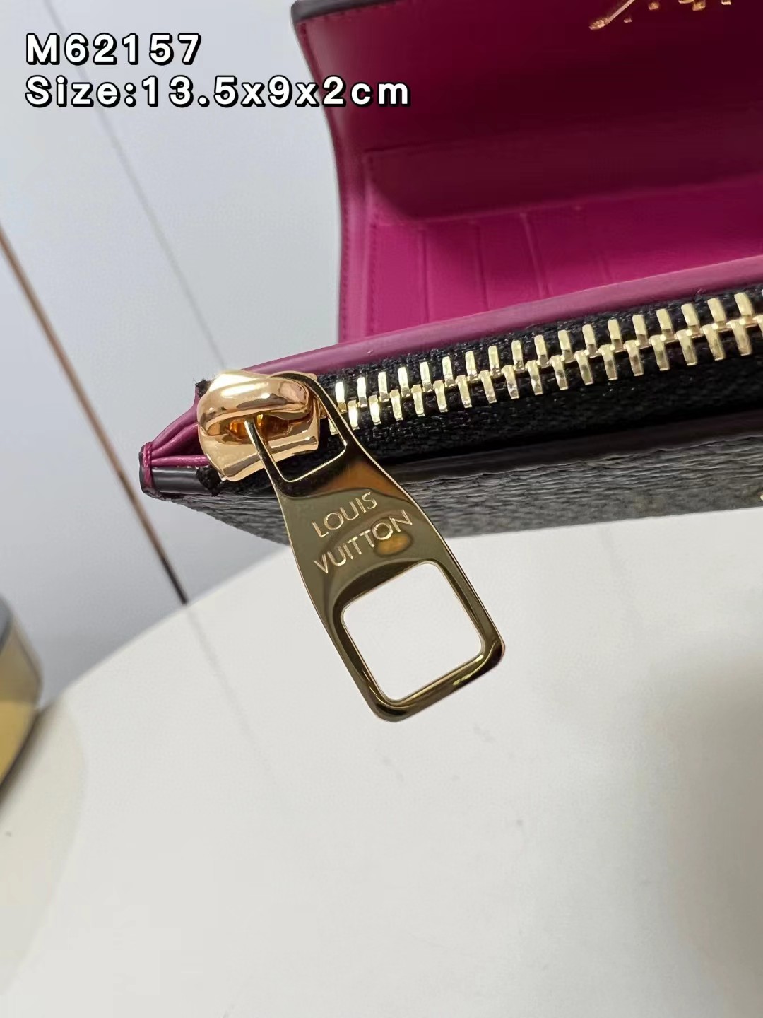 [TOP] Louis Vuitton LV Wallet - Black