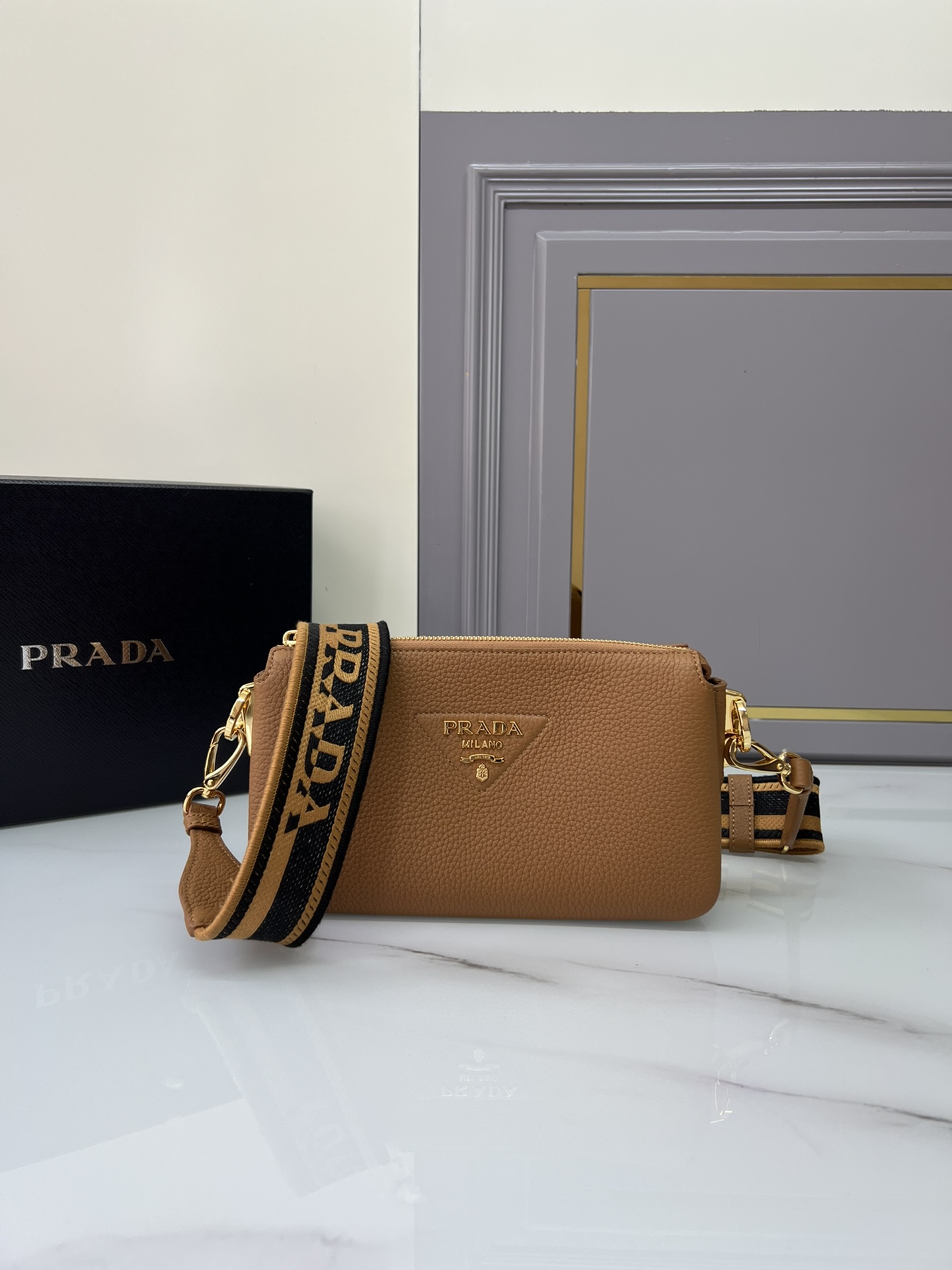 [Top] PRADA Three-Layer Shoulder Strap Buckskin Cowhide Bags 23x14x6.5cm - Two Colors