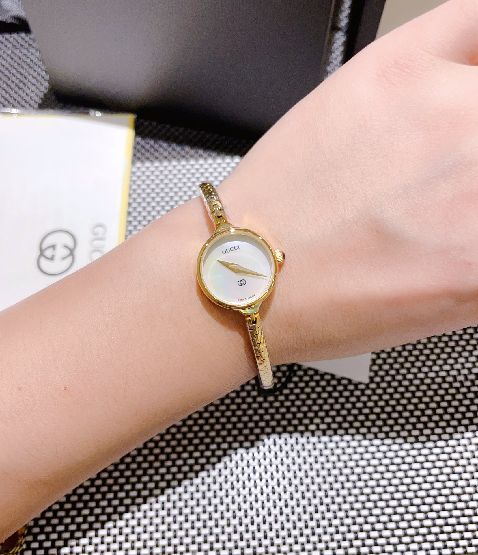 [TOP] GUCCI Medieval Swiss Quartz Watches