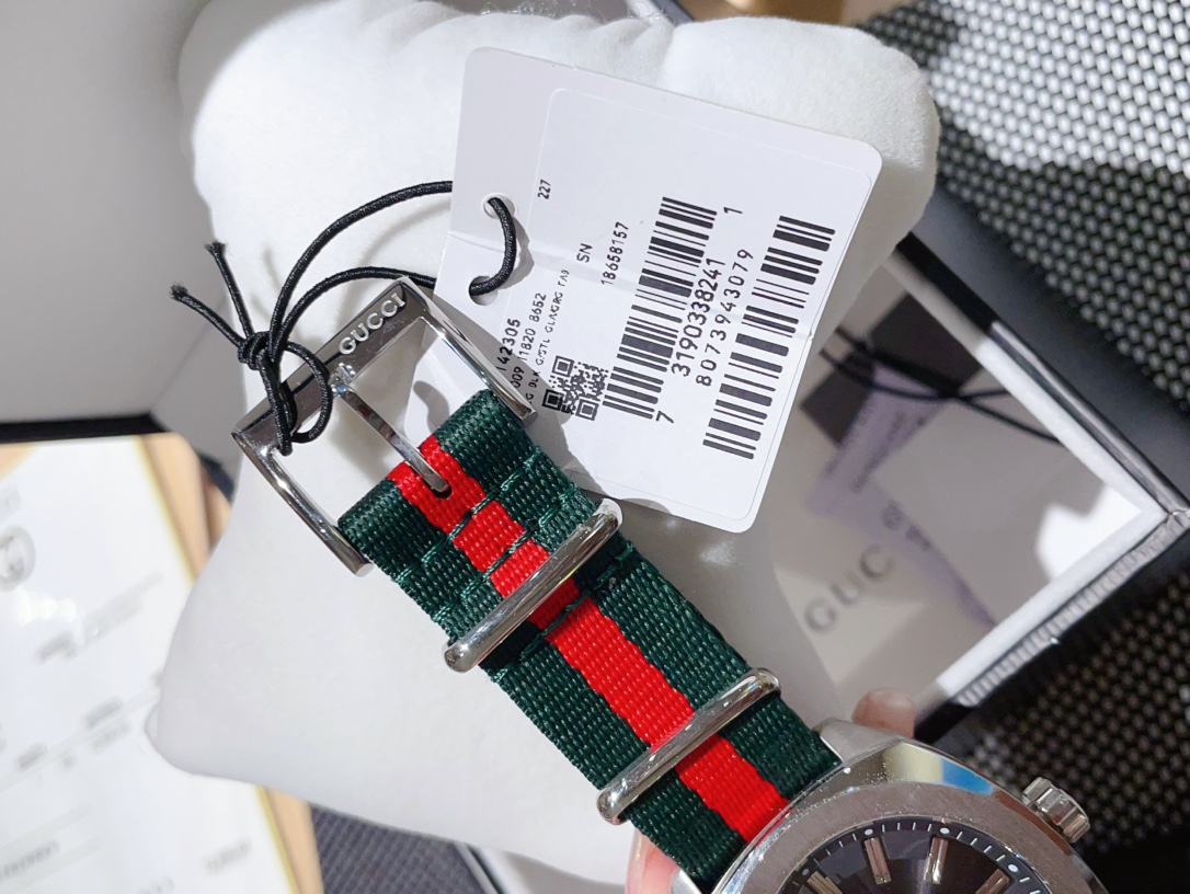 [TOP] GUCCI Dive Series Classic Double Pattern Red And Green Stripes Watches