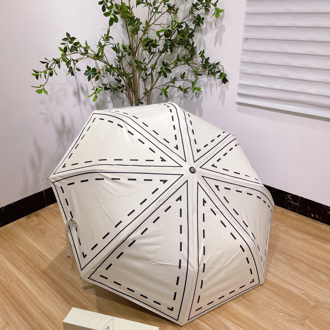 [TOP] CHANEL Umbrella - Beige