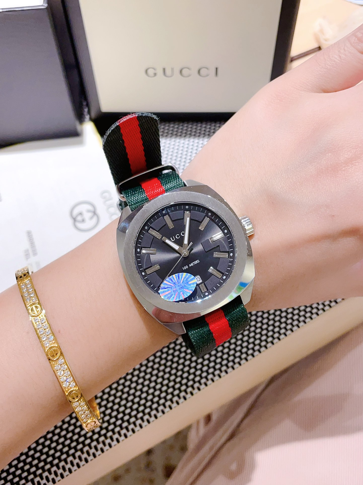 [TOP] GUCCI Dive Series Classic Double Pattern Red And Green Stripes Watches