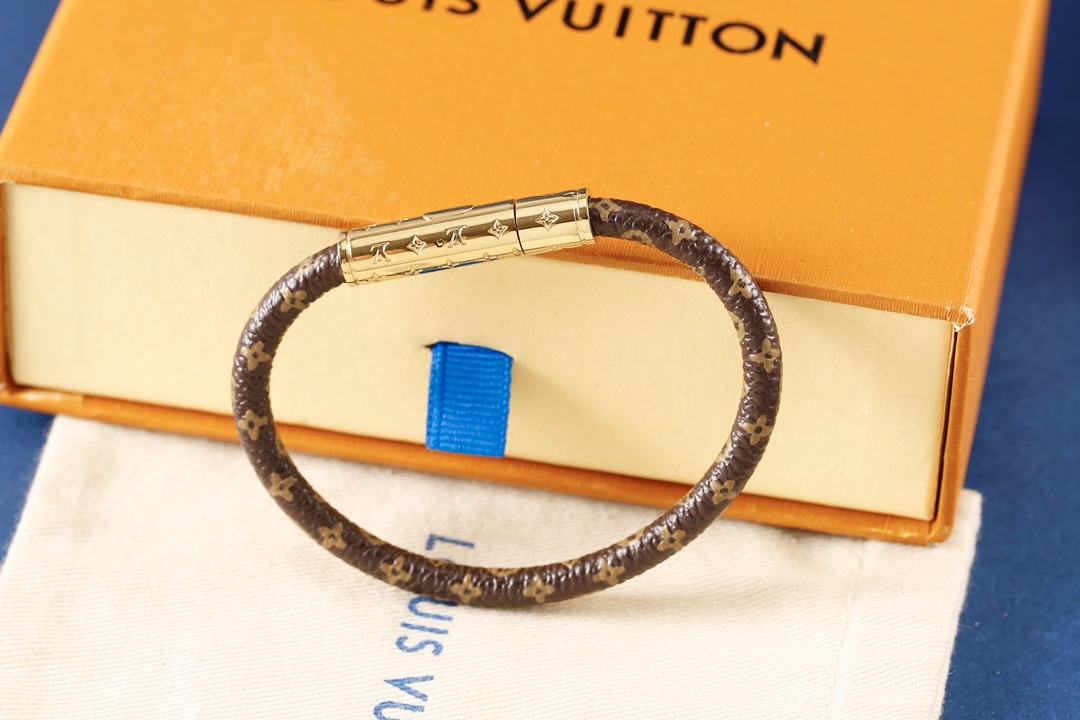 [TOP] Louis Vuitton LV Classic Monogram Leather with Logo Thin Bracelet - Brown