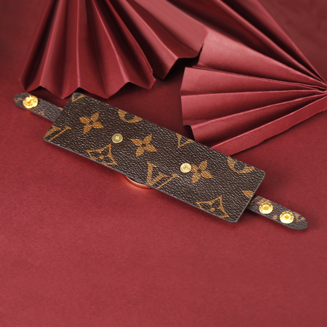 [TOP] Louis Vuitton LV Classic Monogram Leather with Logo Bracelet - Brown