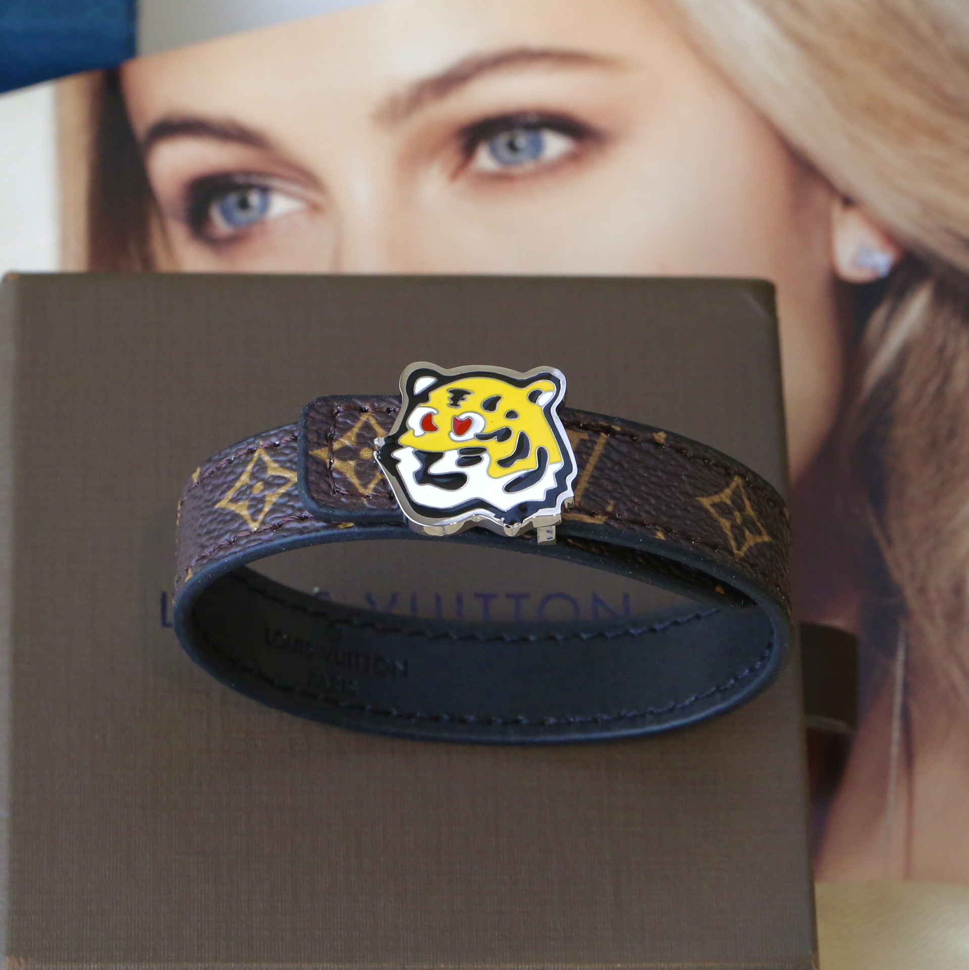 [TOP] Louis Vuitton LV Monogram Leather with Tiger Head Bracelet